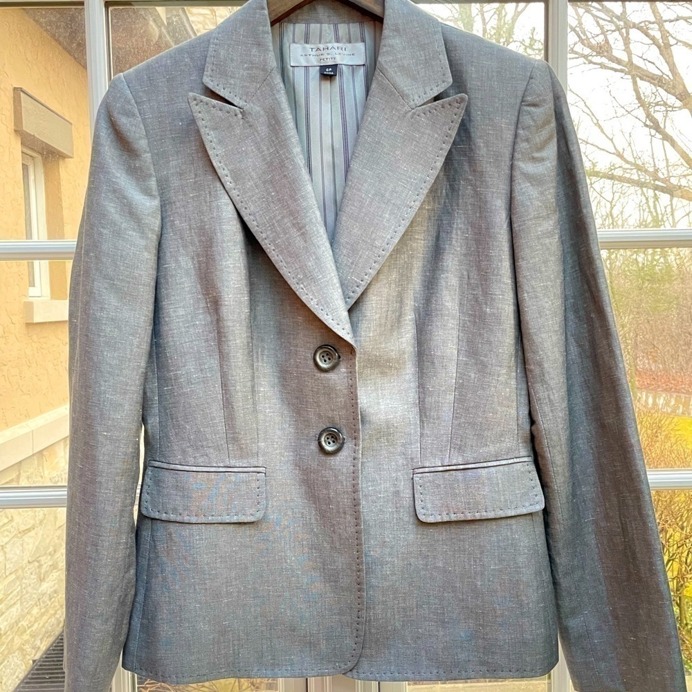 ❌SOLD❌ Tahari Linen Blazer